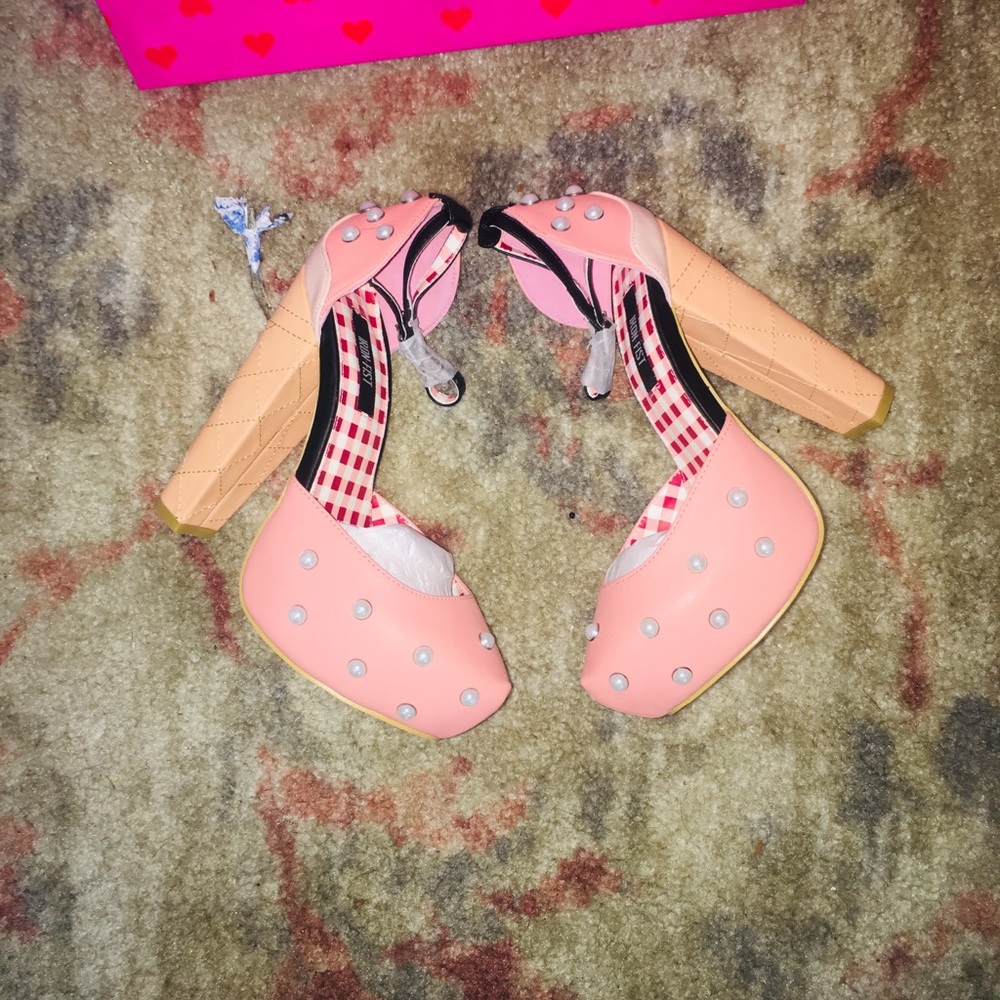 •HP•LAST 1•IRON FIST|NIB|Peaches & Cream Heels • - Picture 8 of 8